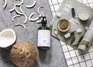 Co najpierw szampon czy odżywką?