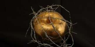 Jakie czynności są zabronione podczas pracy z komputerem? Jakie czynności są zabronione podczas pracy z komputerem?