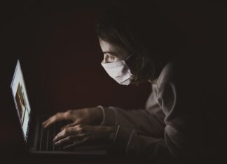 Jaka jest minimalna odległość od monitora?