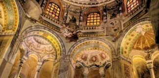 Czy chodzik pomaga w nauce chodzenia?