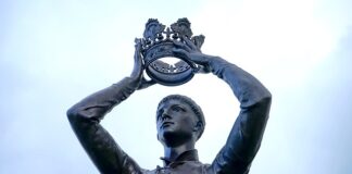 Co można oglądać przez lupę?