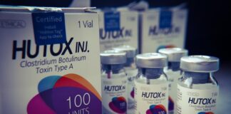 Czy po botoksie prostuje się włosy?