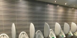 Jak wstrzymać mocz w podróży?